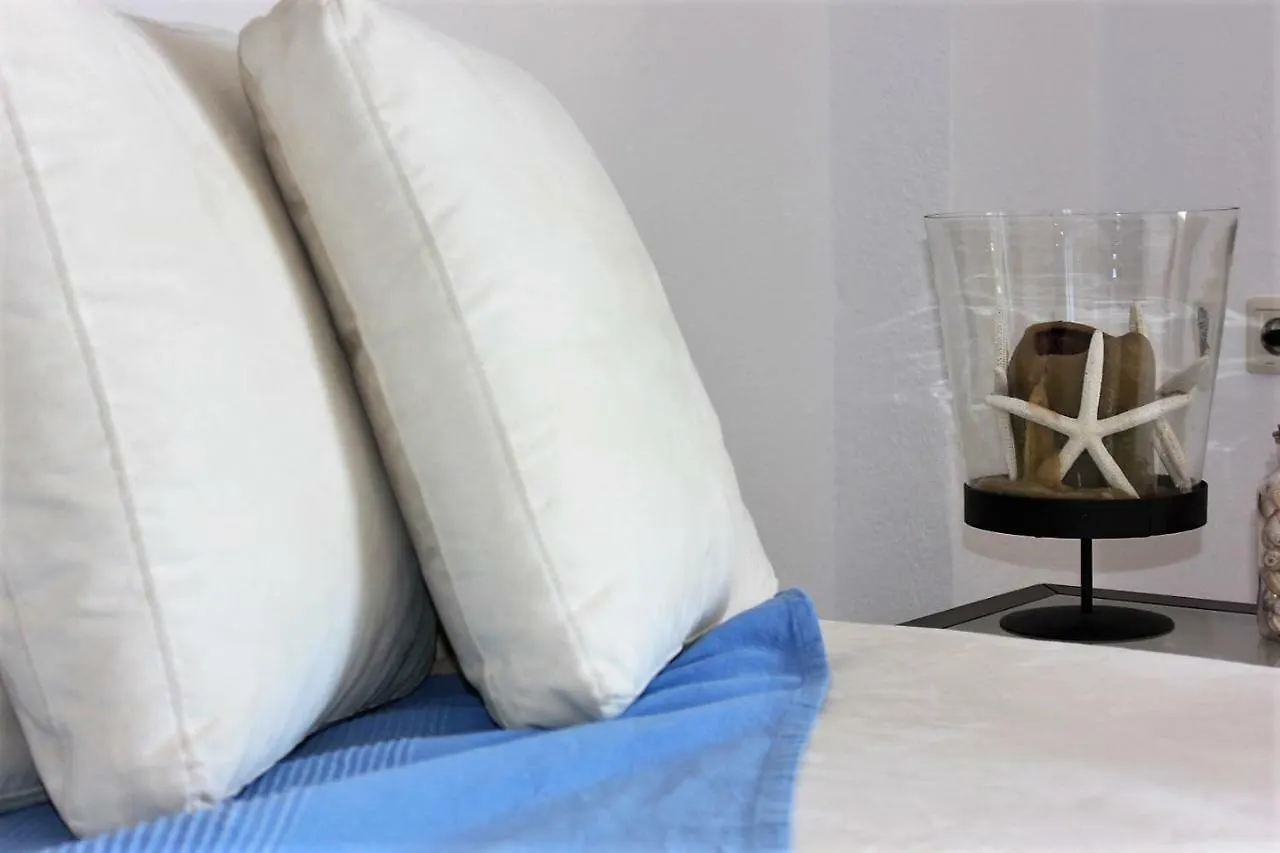 Frina House Otel Kalandra