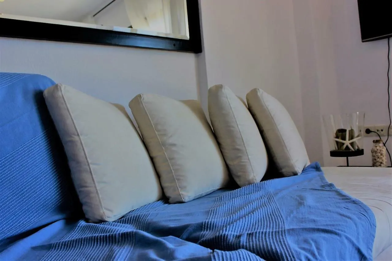 Tatil Evi Frina House Otel Kalandra